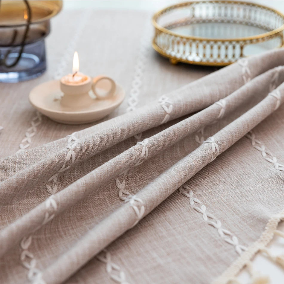 Jacquard Checkered Round Tablecloth with Tassels