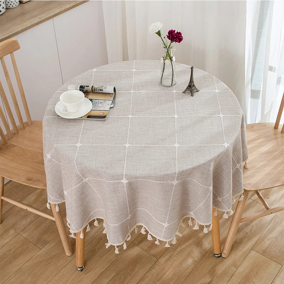 Jacquard Checkered Round Tablecloth with Tassels