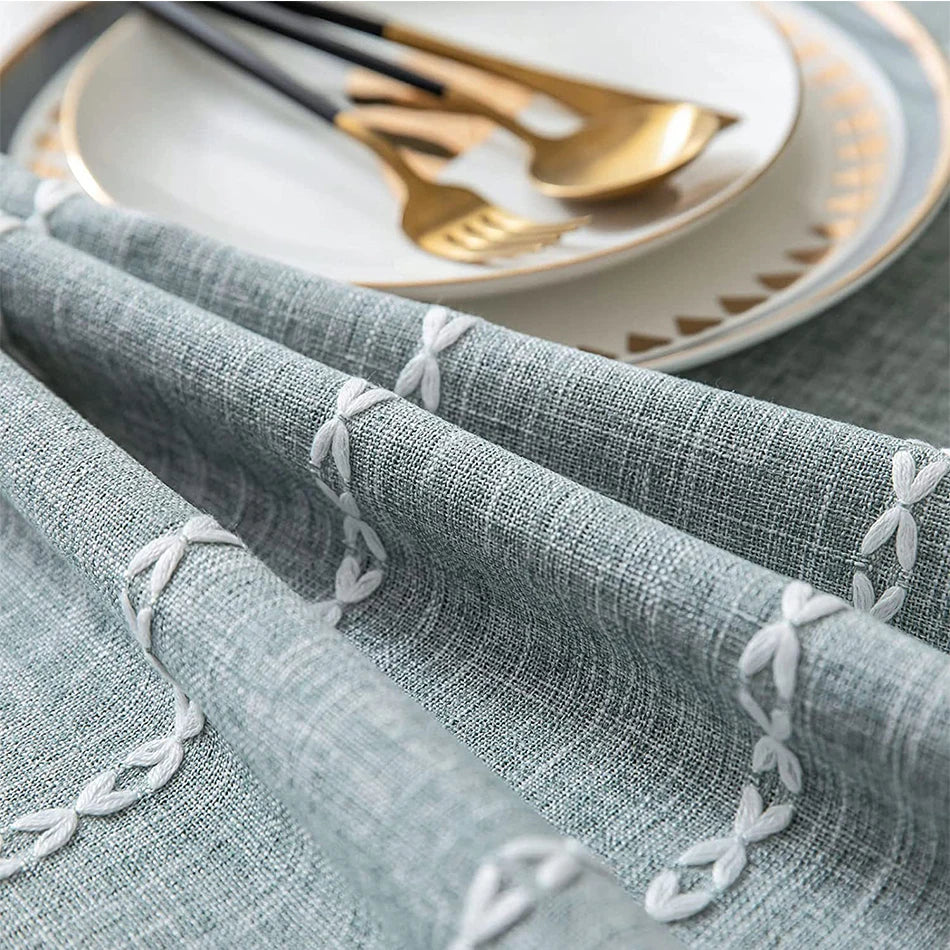 Jacquard Checkered Round Tablecloth with Tassels