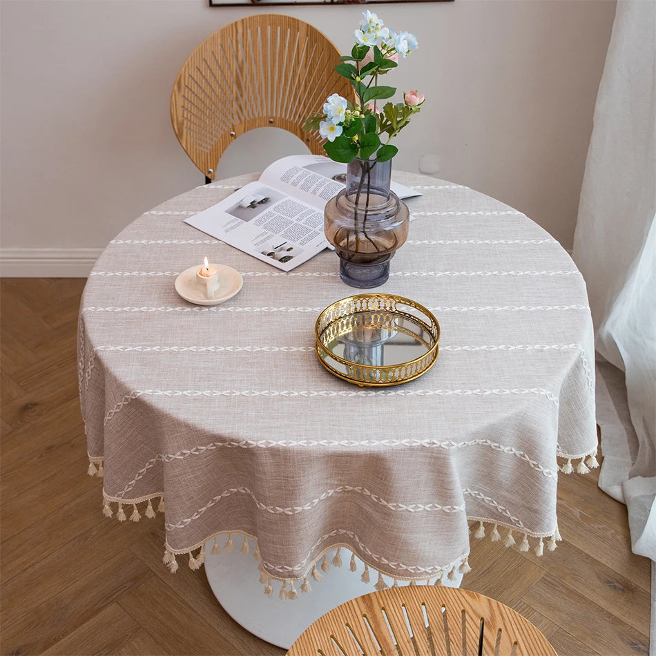 Jacquard Checkered Round Tablecloth with Tassels
