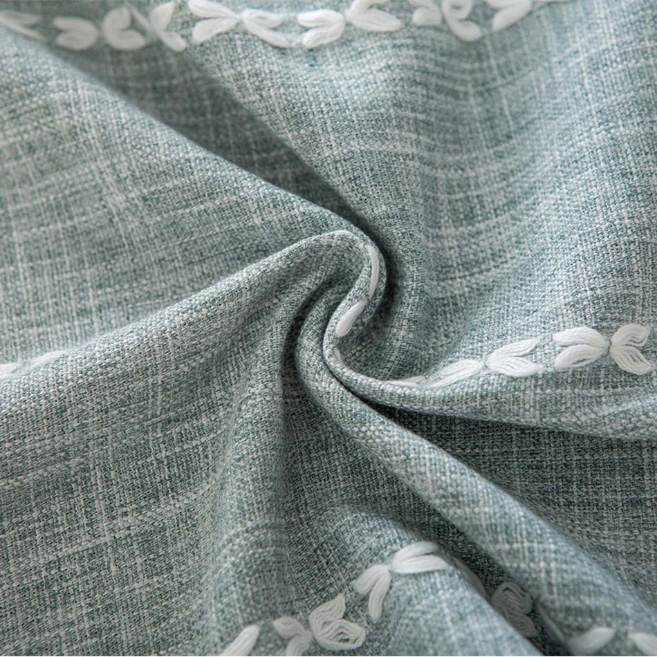 Jacquard Checkered Round Tablecloth with Tassels