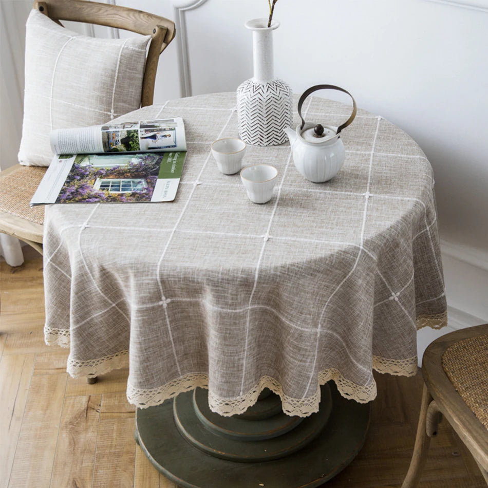 Jacquard Checkered Round Tablecloth with Tassels